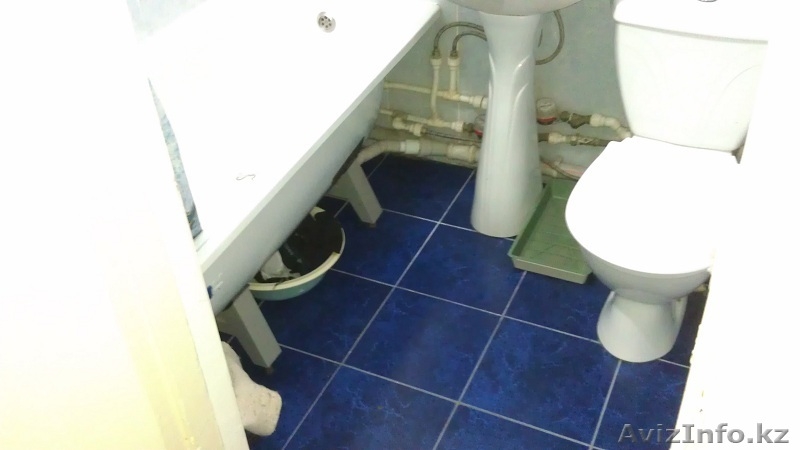 Продам двухкомнатную в 10 мкр - Изображение #1, Объявление #696216